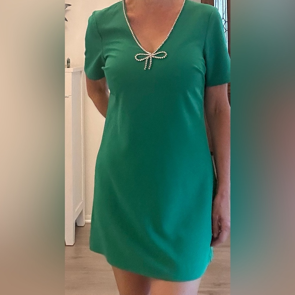 Chic Green Mini Dress with Bow Detail
